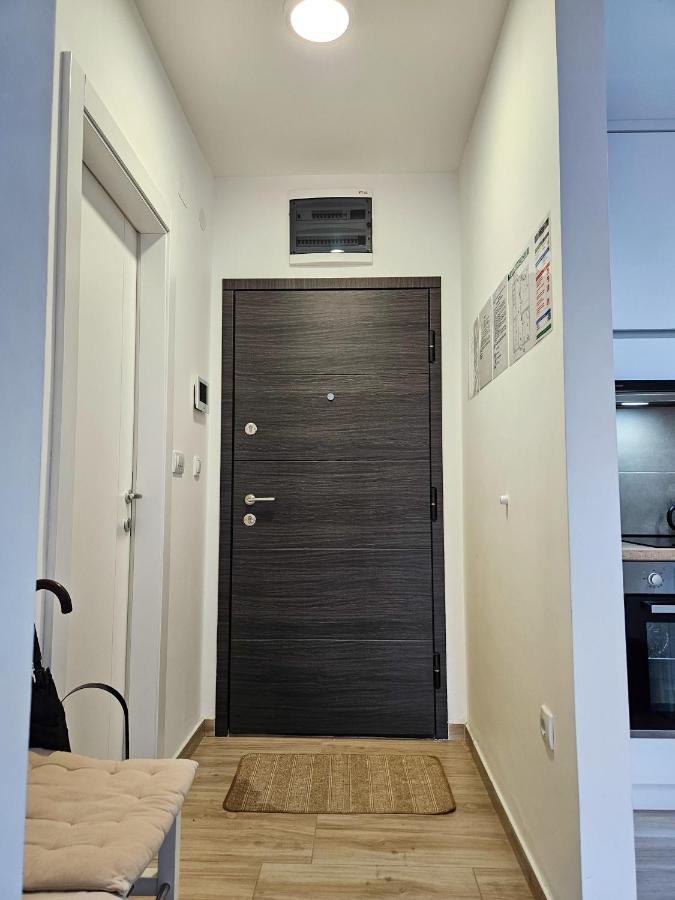 Roman Apartman Sremska Mitrovica Luaran gambar