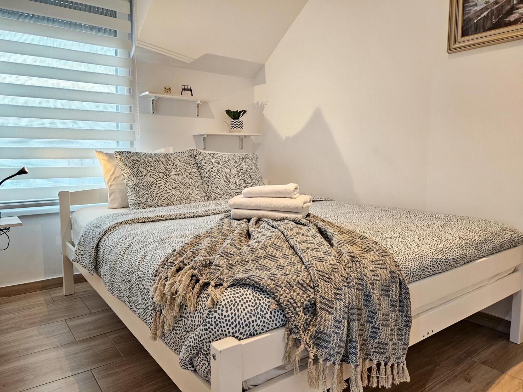 Roman Apartman Sremska Mitrovica Luaran gambar
